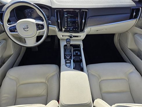 Used 2017 Volvo V90 T6 Cross Country image 13
