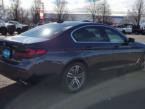 Used 2022 BMW 530i xDrive w/ Premium Package image 8