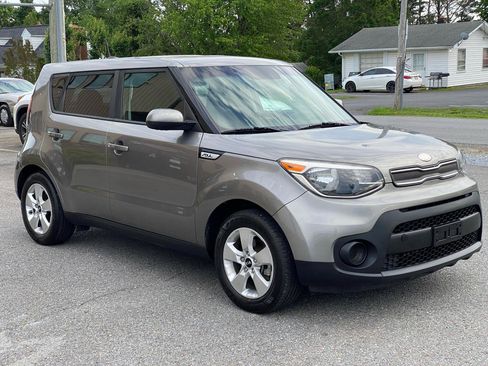 Used 2018 Kia Soul FWD image 4