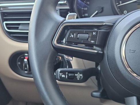 Certified 2026 Porsche Macan AWD/4WD image 26