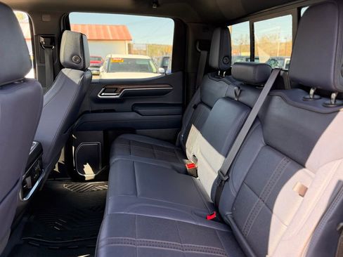 Used 2023 Chevrolet Silverado 1500 High Country w/ Technology Package image 5