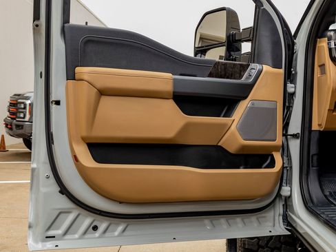 Used 2026 Ford F250 Lariat w/ Lariat Ultimate Package image 38