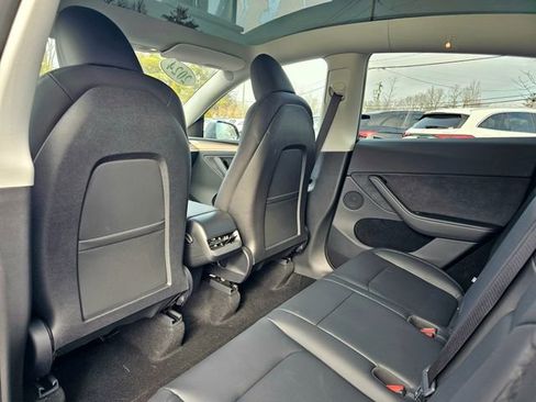 Used 2024 Tesla Model Y Long Range image 22