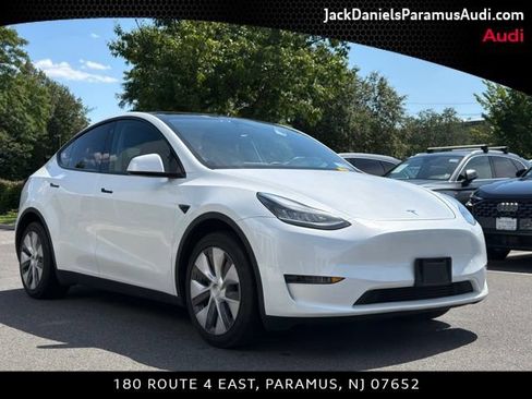 Used 2023 Tesla Model Y Long Range AWD/4WD image 3