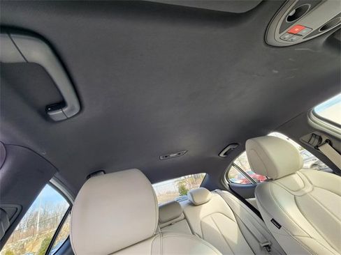 Used 2025 Genesis G70 2.5T image 24