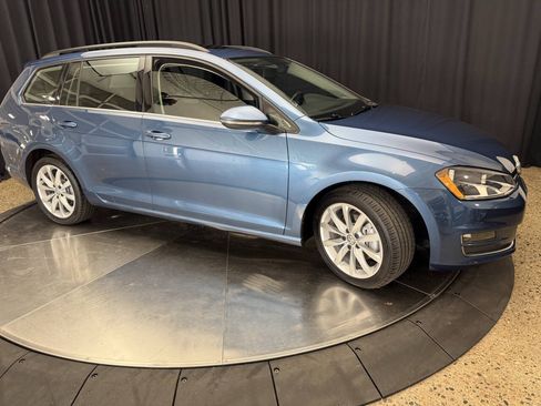 Used 2017 Volkswagen Golf SEL FWD image 12