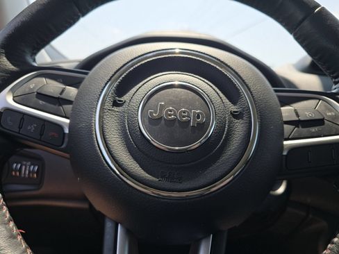 Used 2023 Jeep Renegade Trailhawk w/ Trailhawk Elite Group AWD/4WD image 28