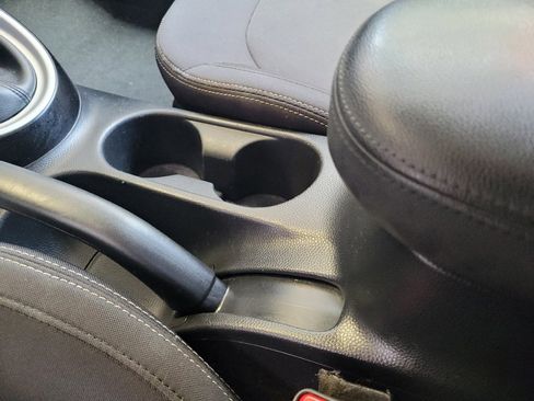 Used 2019 Kia Soul FWD image 26