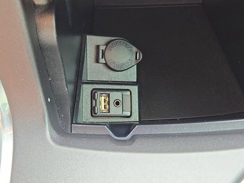 Used 2016 Toyota Camry LE image 23