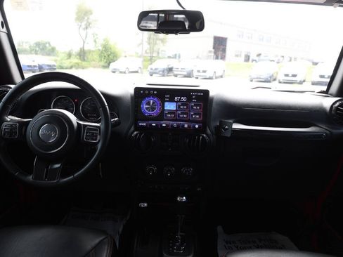 Used 2018 Jeep Wrangler Unlimited Rubicon AWD/4WD image 13
