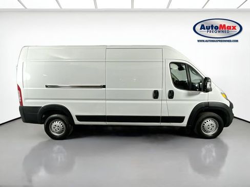 Used 2025 RAM ProMaster 2500 w/ Convenience Group image 10