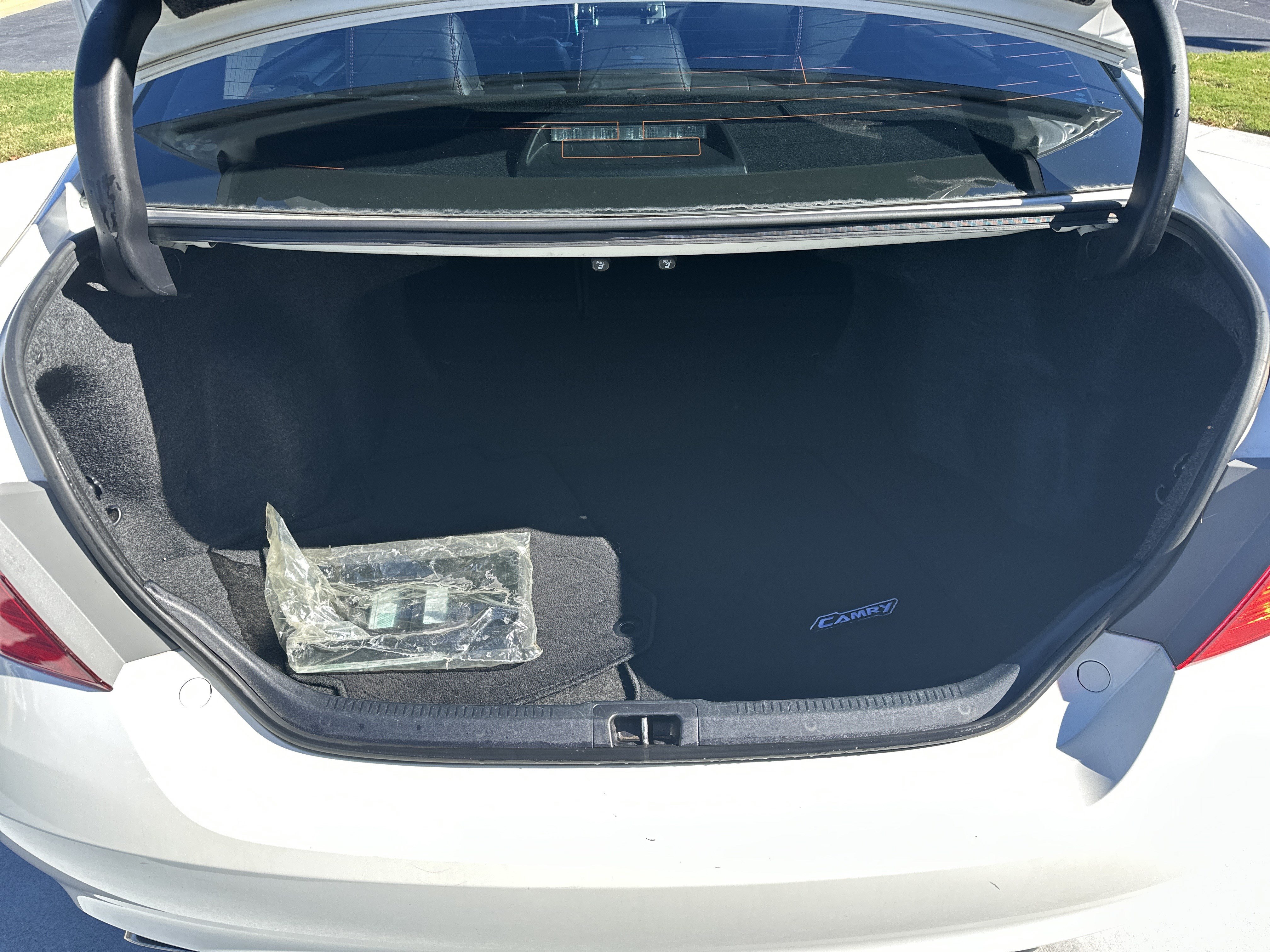 Used 2016 Toyota Camry SE FWD image 32