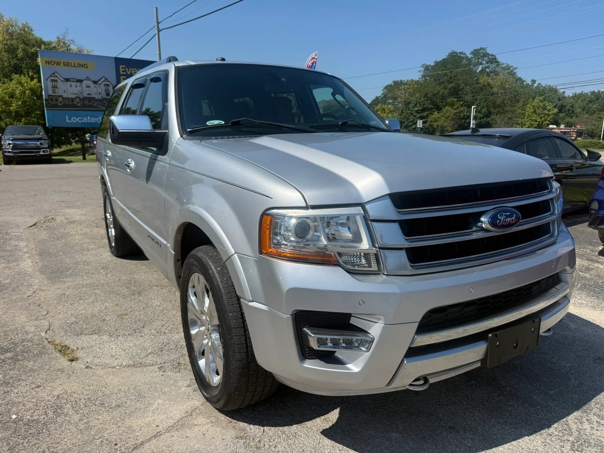 Used 2016 Ford Expedition Platinum AWD/4WD image 8