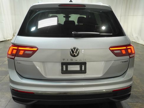 Used 2024 Volkswagen Tiguan SE AWD/4WD image 4