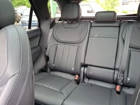 Used 2024 Land Rover Range Rover Sport SE AWD/4WD image 12