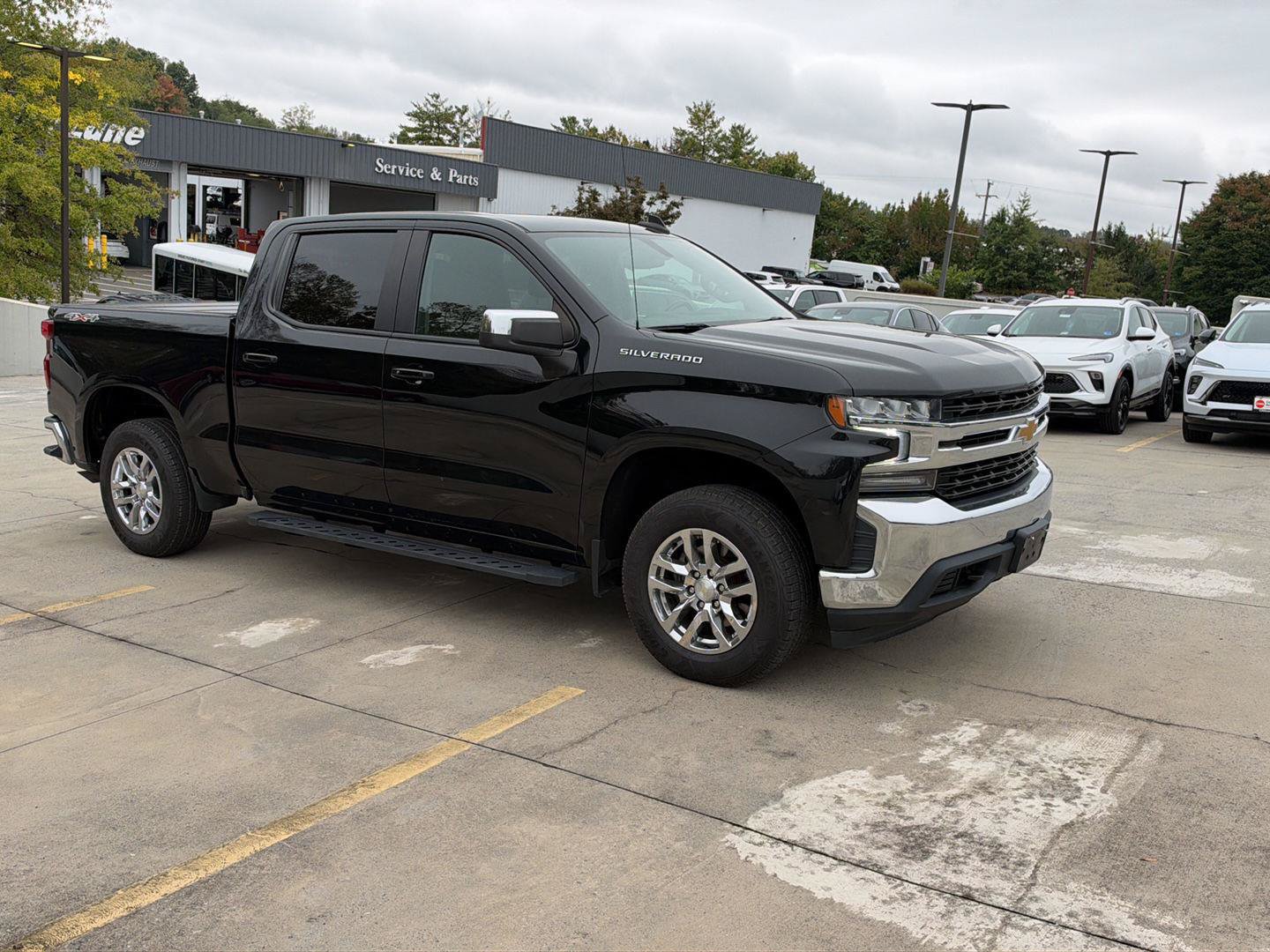 Used 2021 Chevrolet Silverado 1500 LT AWD/4WD image 7