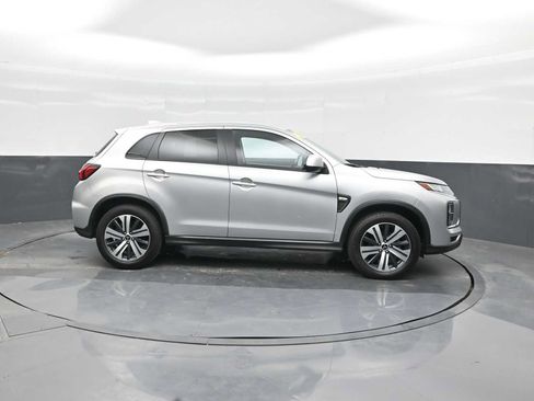 Used 2025 Mitsubishi Outlander Sport ES AWD/4WD image 9