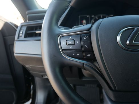 Used 2024 Lexus ES 350 w/ Premium Package image 11