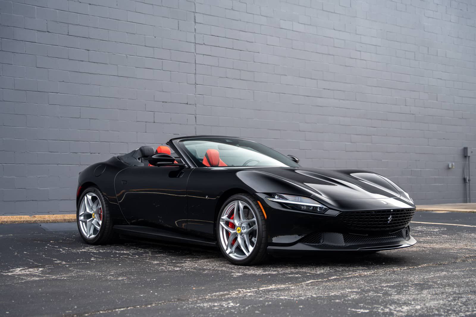 Used 2025 Ferrari Roma Spider RWD image 10