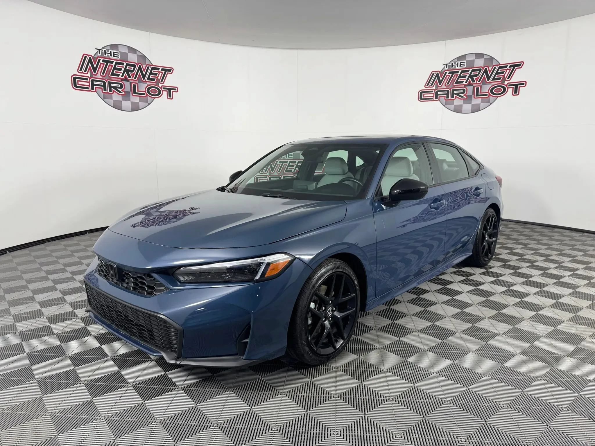 Used 2025 Honda Civic Sport Touring image 3