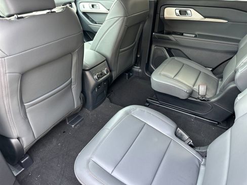 New 2026 Ford Explorer Active w/ Active Comfort Package RWD image 13