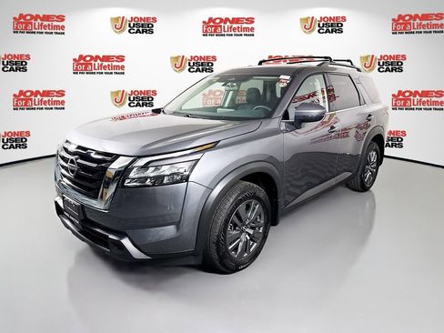 Certified 2025 Nissan Pathfinder SV AWD/4WD image 12