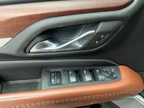 Used 2024 GMC Yukon Denali Ultimate AWD/4WD image 23