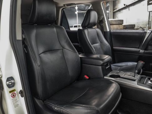 Used 2016 Toyota 4Runner Limited AWD/4WD image 31