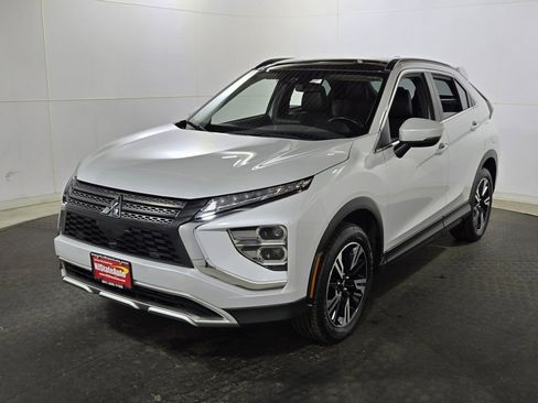 Used 2023 Mitsubishi Eclipse Cross SE image 3