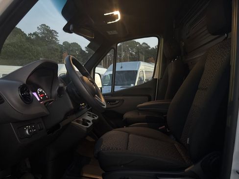 Used 2023 Mercedes-Benz Sprinter 144 Cargo image 41
