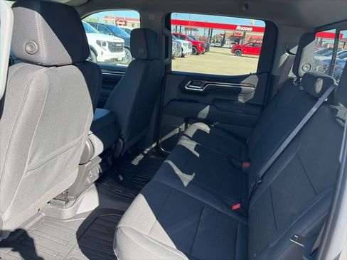 New 2026 GMC Sierra 1500 SLE w/ Preferred Package image 11