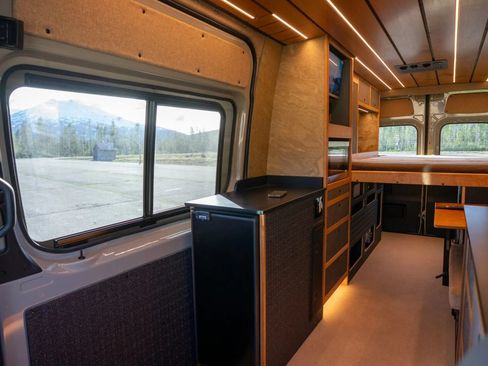 Used 2024 Mercedes-Benz Sprinter 2500 image 26