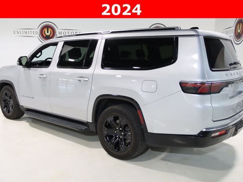 Used 2024 Jeep Wagoneer L Series II w/ Flexible Seating Group AWD/4WD image 3