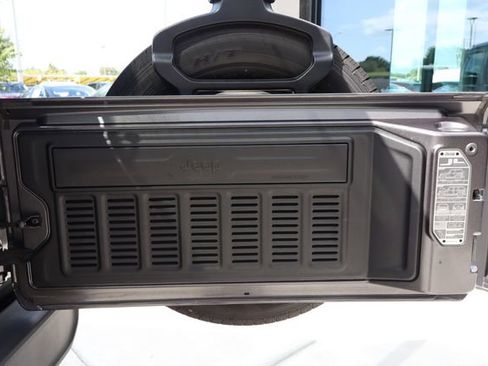 Used 2022 Jeep Wrangler Unlimited Sport AWD/4WD image 22