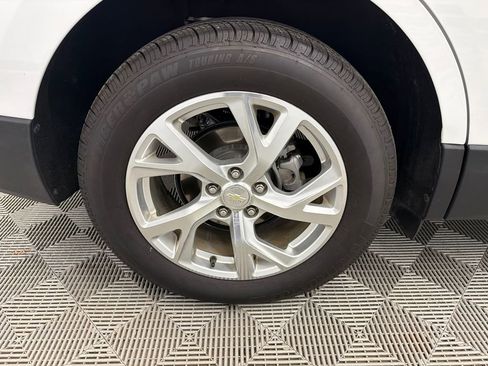 Used 2020 Chevrolet Equinox LT image 18
