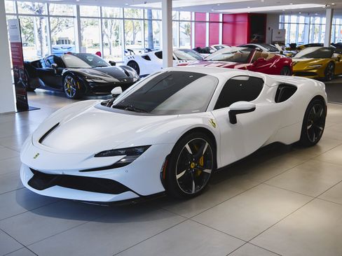 Used 2024 Ferrari SF90 Spider image 56