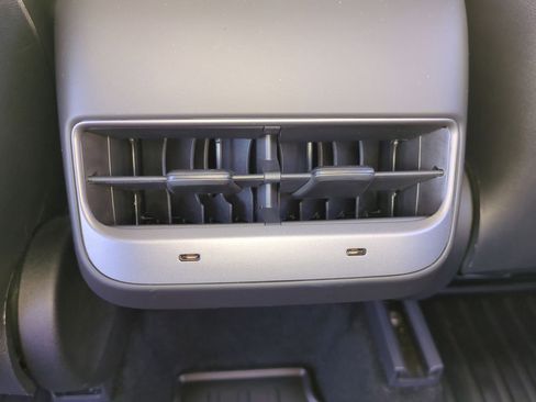 Used 2023 Tesla Model Y Long Range image 20