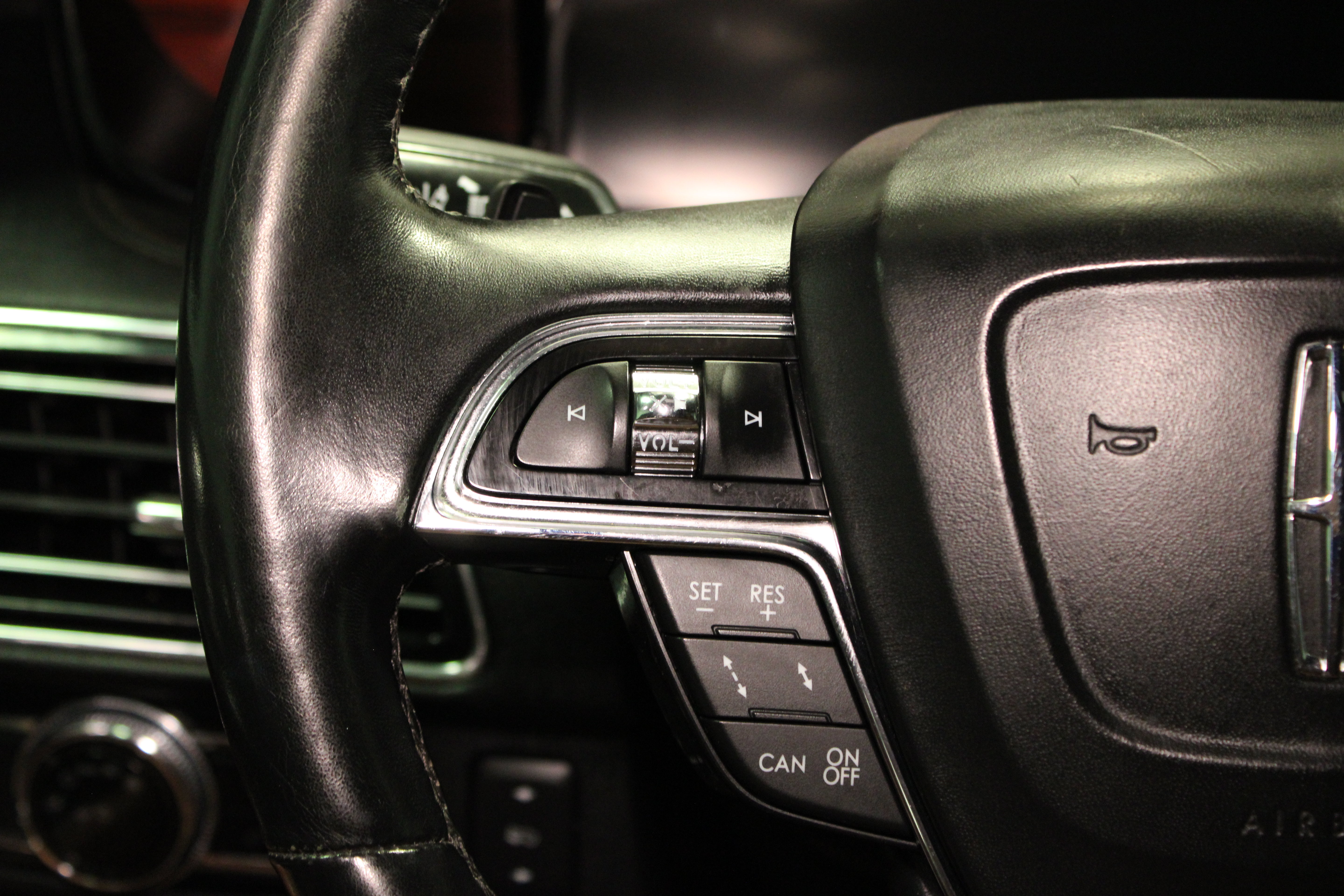 Used 2019 Lincoln Navigator L Reserve AWD/4WD image 27