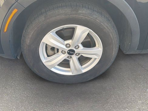 Used 2022 Kia Sorento LX FWD image 41