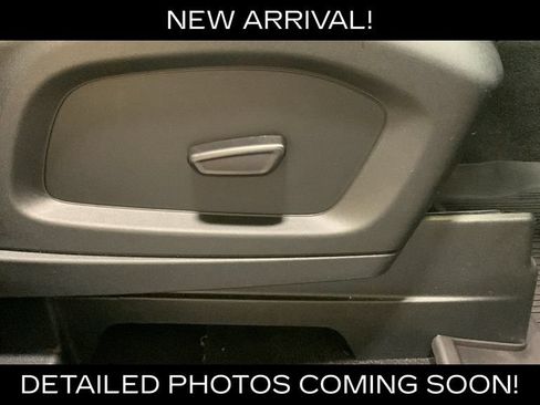 Used 2023 Ford Explorer XLT AWD/4WD image 12