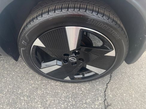 Used 2025 Nissan Kicks SR image 26