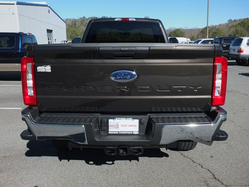 Used 2025 Ford F350 XLT image 4