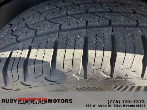 Used 2022 Toyota Highlander XLE image 30