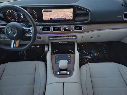 Certified 2025 Mercedes-Benz GLS 580 4MATIC image 14