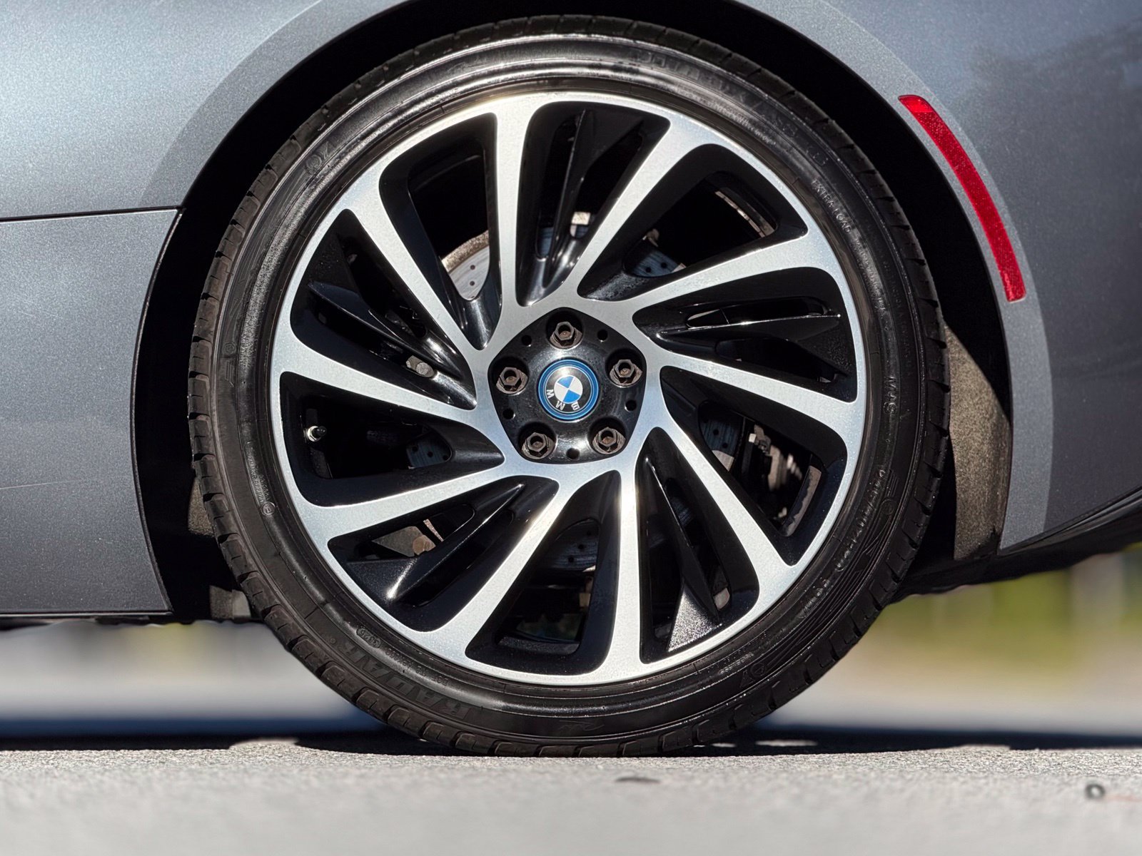 Used 2017 BMW i8 AWD/4WD image 18
