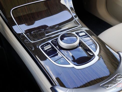 Used 2017 Mercedes-Benz GLC 300 image 30