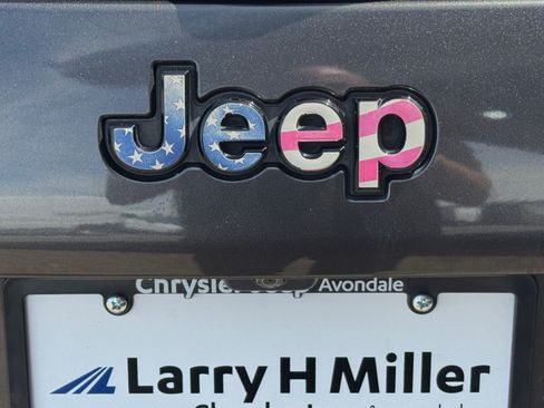Used 2020 Jeep Cherokee Latitude Plus FWD image 11