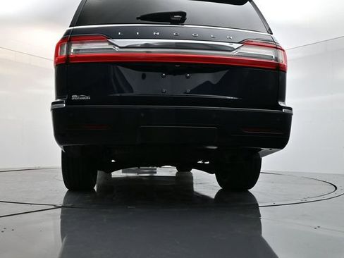 Used 2021 Lincoln Navigator Reserve w/ Luxury Package image 32