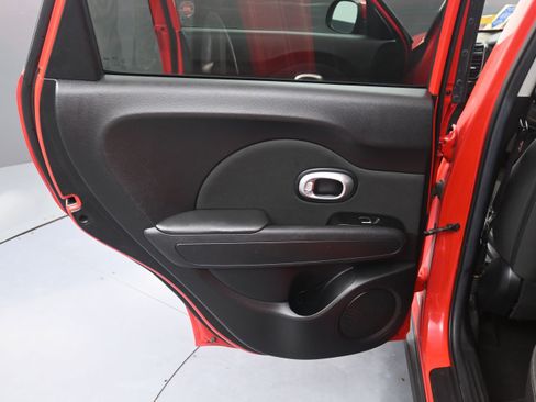 Used 2019 Kia Soul FWD image 25