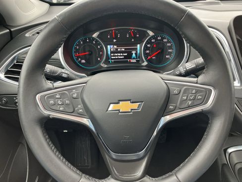 Used 2017 Chevrolet Malibu Premier w/ Driver Confidence Package image 18